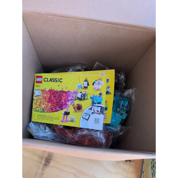 LEGO Classic 11011 BRICKS AND ANIMALS 1500 pieces brand new sealed bags NOB - Picture 3 of 5